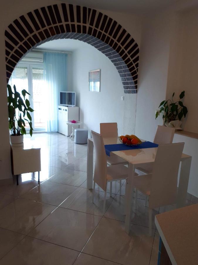 Apartments Ema Crikvenica Luaran gambar