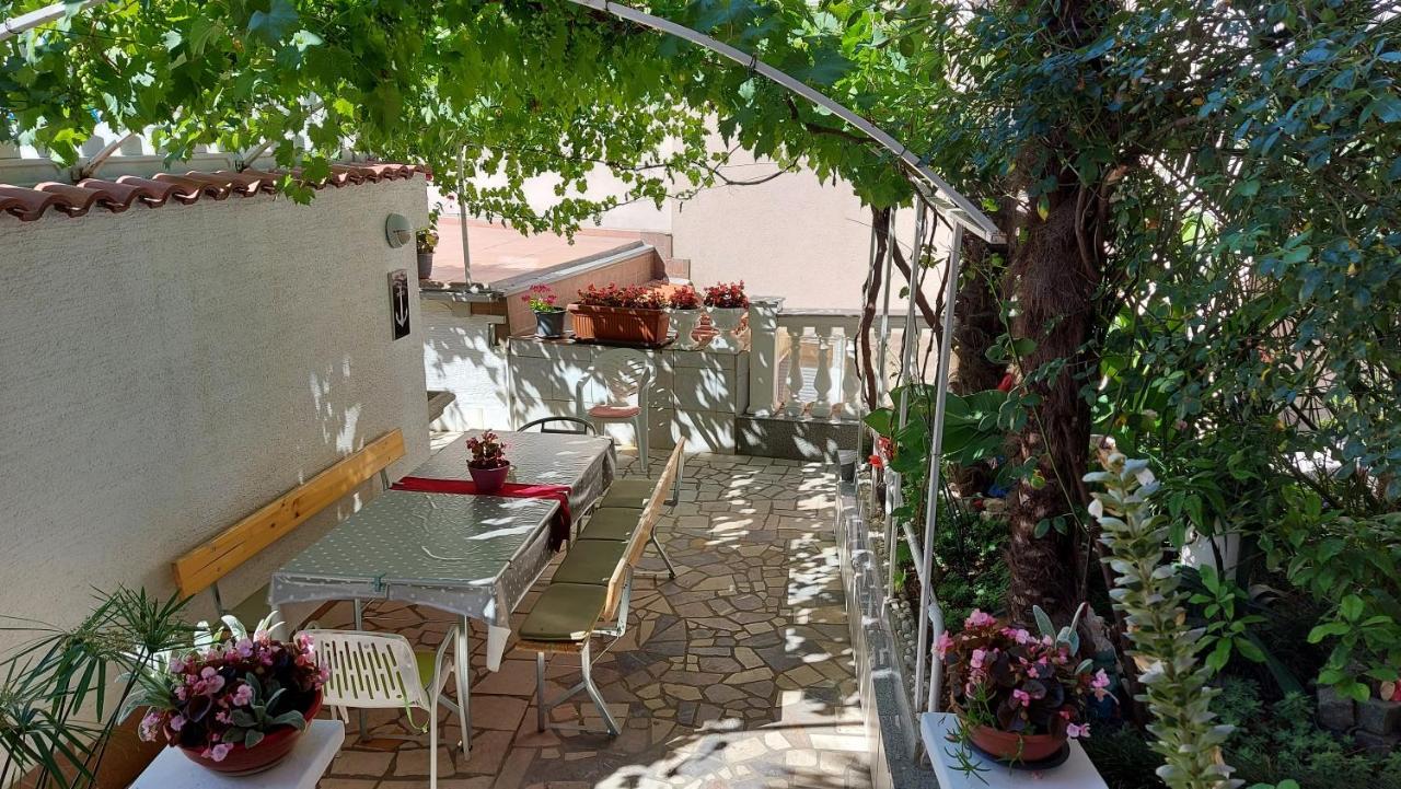 Apartments Ema Crikvenica Luaran gambar