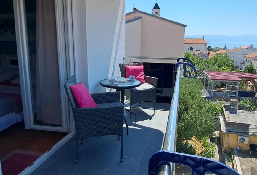 Apartments Ema Crikvenica Luaran gambar