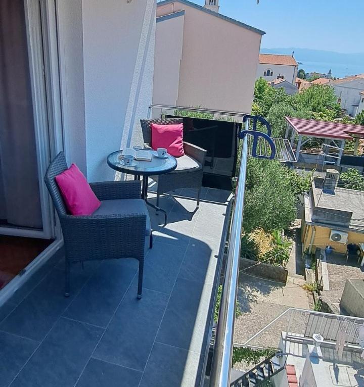 Apartments Ema Crikvenica Luaran gambar