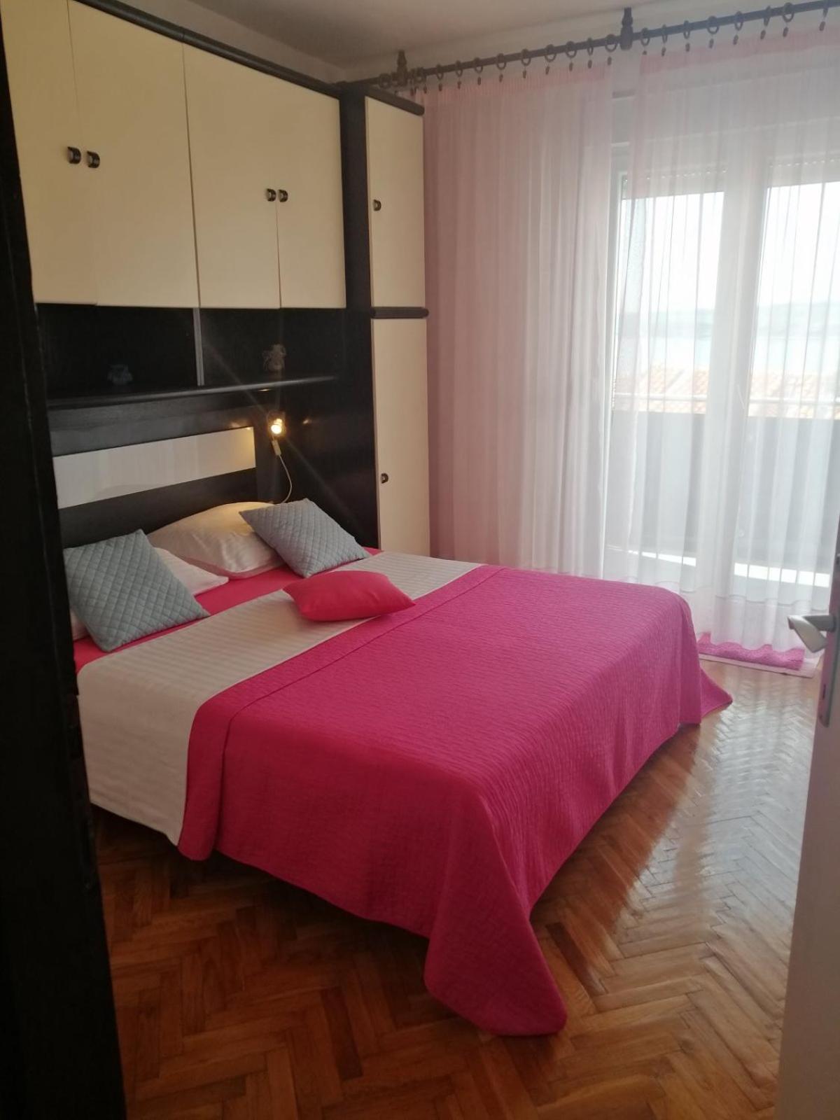 Apartments Ema Crikvenica Luaran gambar