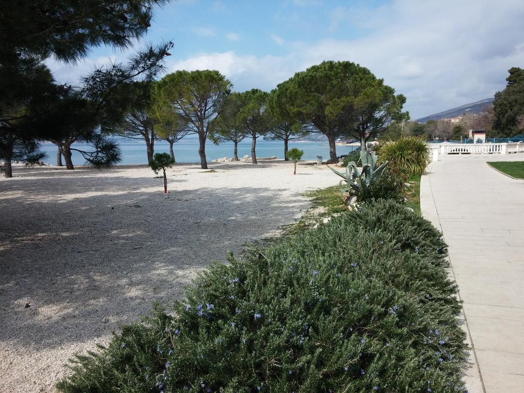 Apartments Ema Crikvenica Luaran gambar